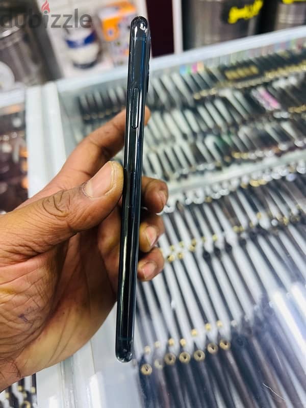 iPhone 11 Pro Max 256gb 78 battery 130-OMR 7