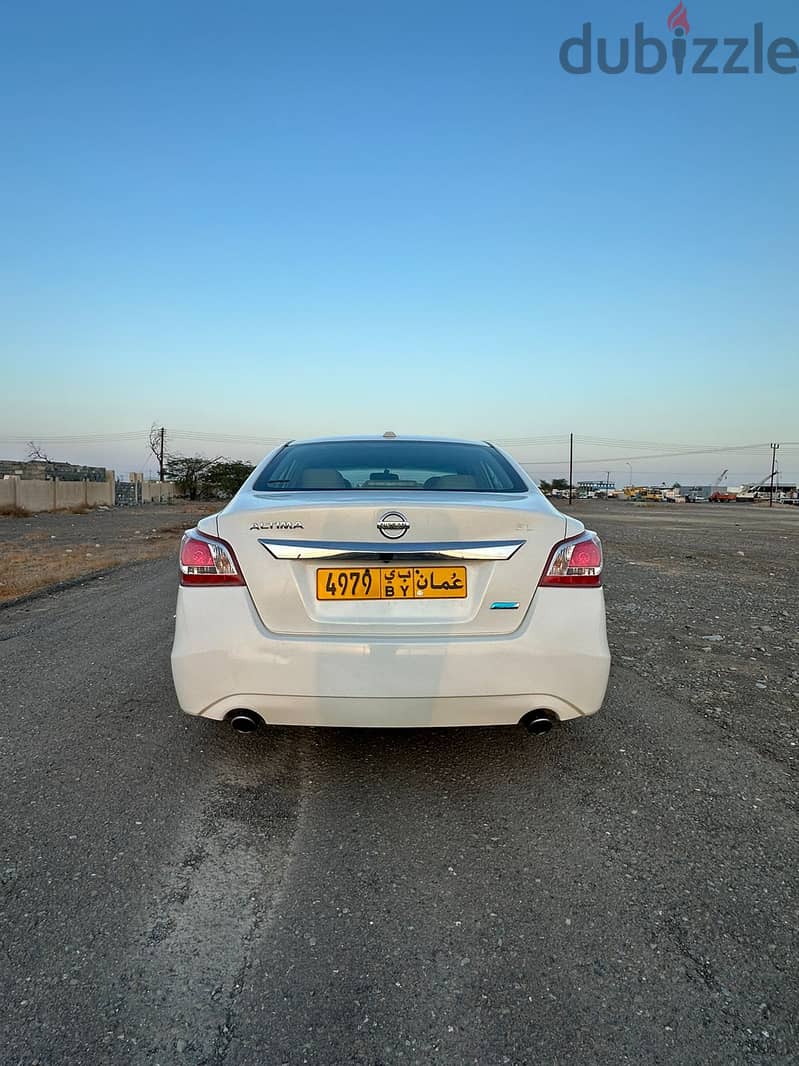 Nissan Altima 2012 4