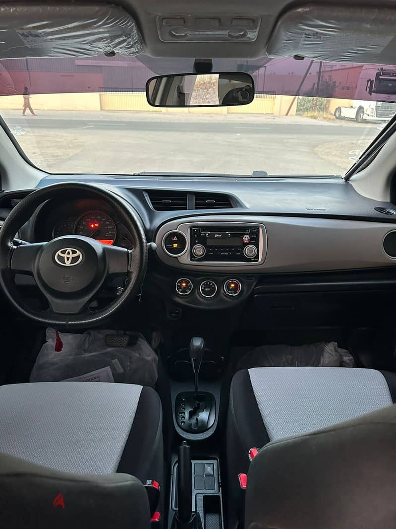 Toyota Yaris 2012 5