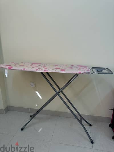 Ironing table طاولة للمكواة