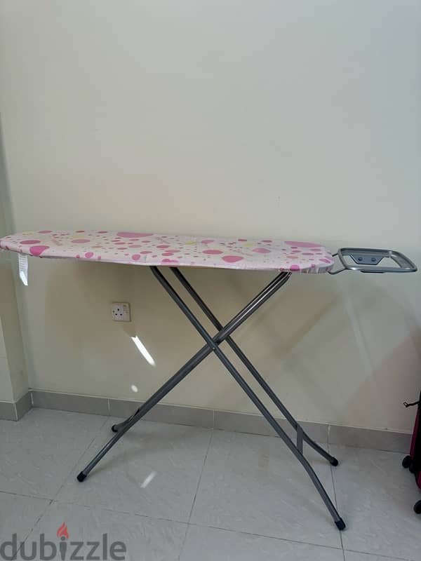 Ironing table طاولة للمكواة 0