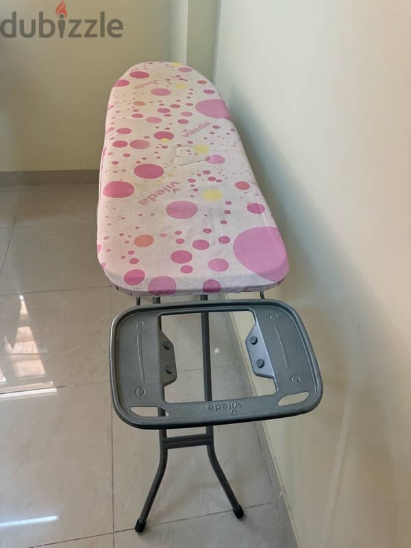 Ironing table طاولة للمكواة 1