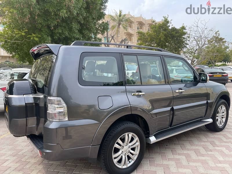 Mitsubishi Pajero 2017 (Gcc Car) 3.8 in Excellent condition 5