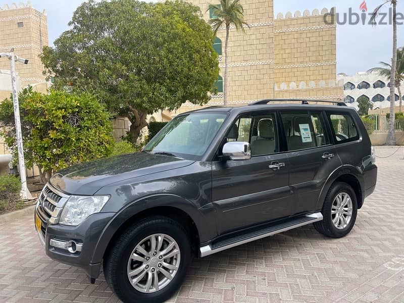 Mitsubishi Pajero 2017 (Gcc Car) 3.8 in Excellent condition 6