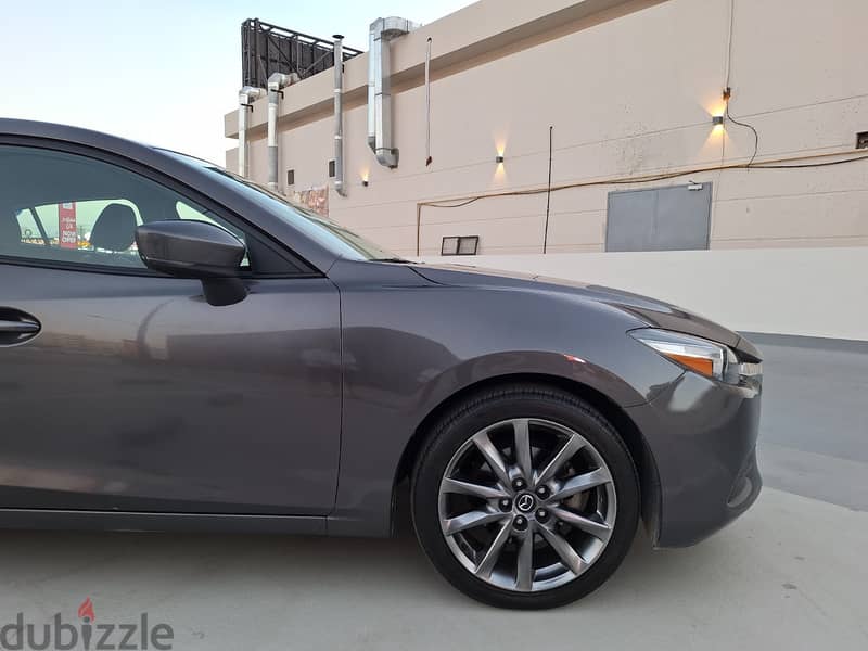 Mazda 3 2018 2.5L 2018 Grand Touring Hatchback 11