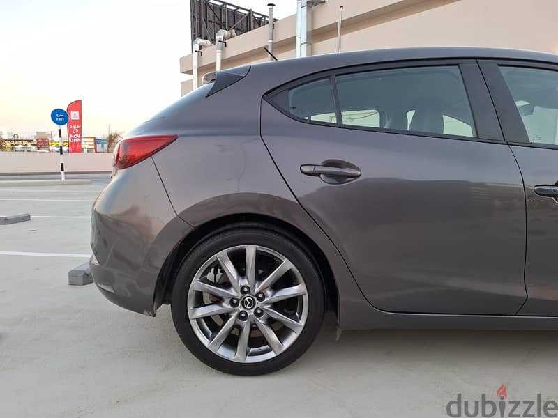 Mazda 3 2018 2.5L 2018 Grand Touring Hatchback 13