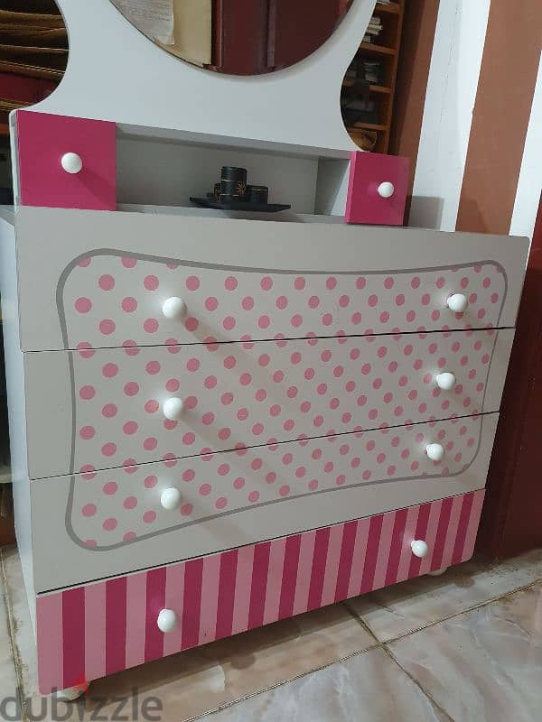 kids dressing table and night stands 1