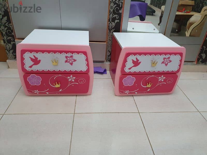 kids dressing table and night stands 3