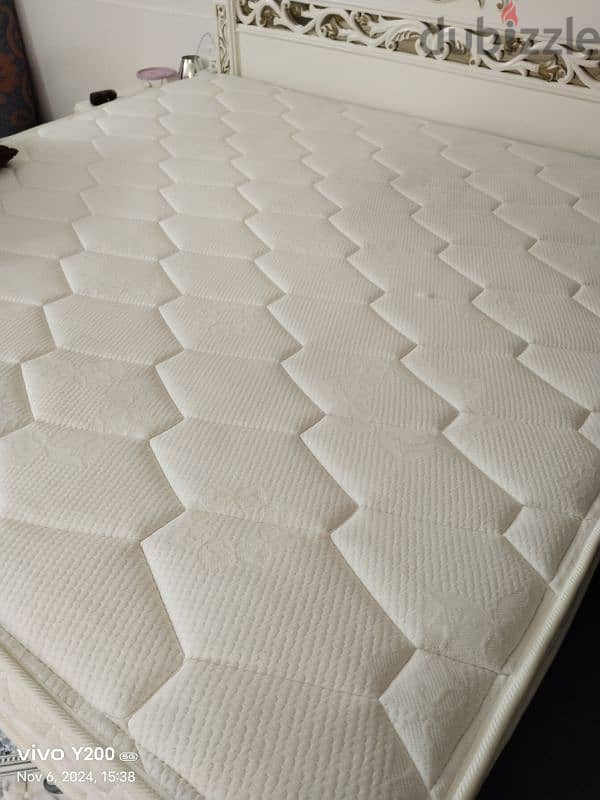 good condition matress for sale 2