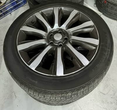 Range rover 21” tyre for sale