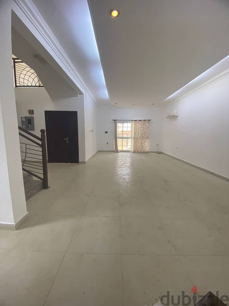 "SR-MF-663 Villa for rent in al hail north Good quality 6