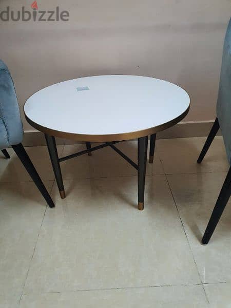 customised table and chair 2