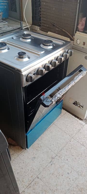 midea gas cooker for sale same like new 3