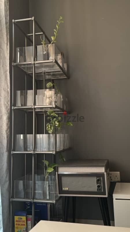 plant stand / bookshelves 1