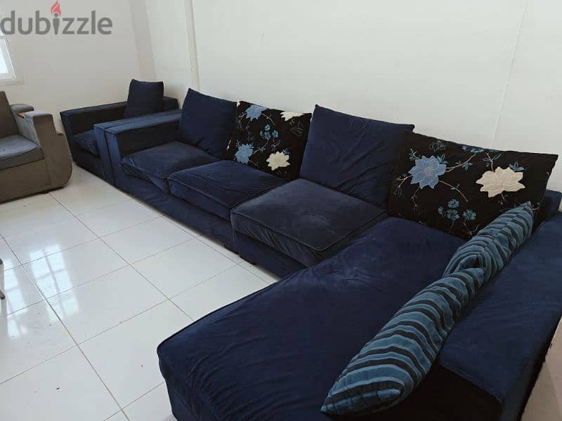 7 seater sofa 65 Omr 1