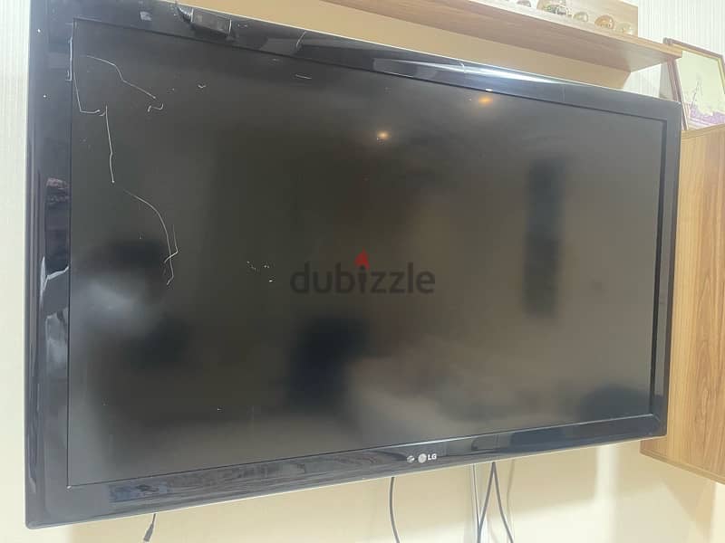 broken LG tv تلفاز ال جي بشاشة مكسورة 1