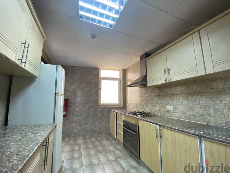 Spacious Fully Furnished 2BHK Apartment in Al Ghubra, Muscat 4