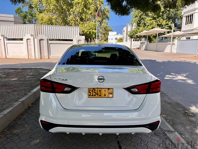 2019 Nissan Altima , in excellent condition! 1