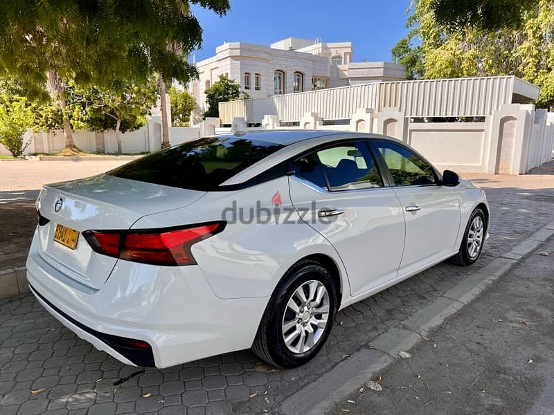 2019 Nissan Altima , in excellent condition! 3