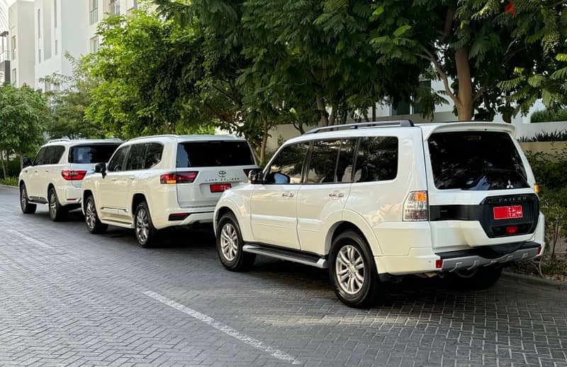 Luxury Car Rental تأجير السيارات الفخمة 11