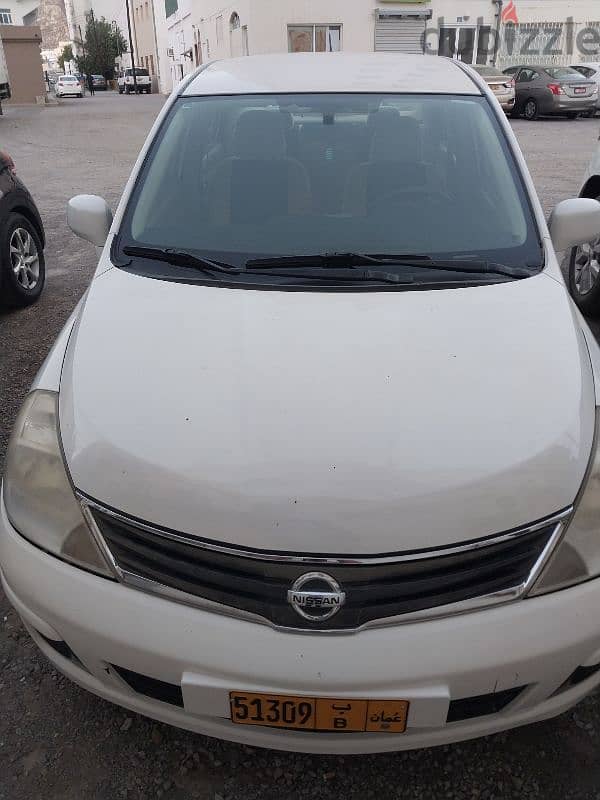 Nissan Tiida 2011 1