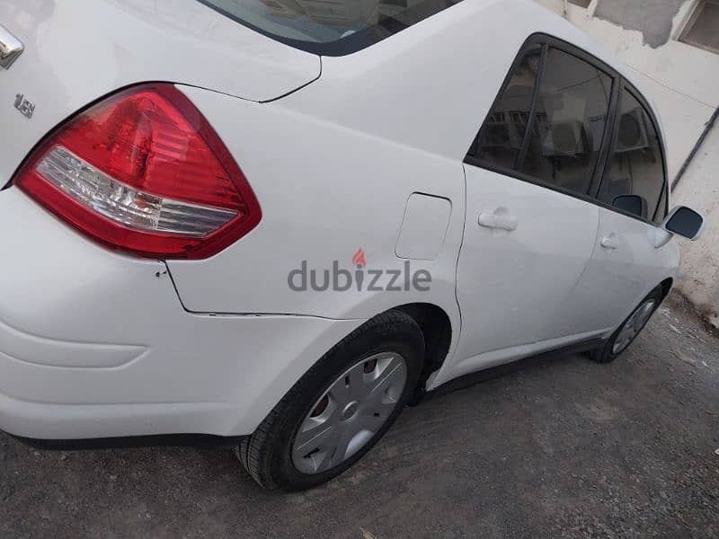 Nissan Tiida 2011 3