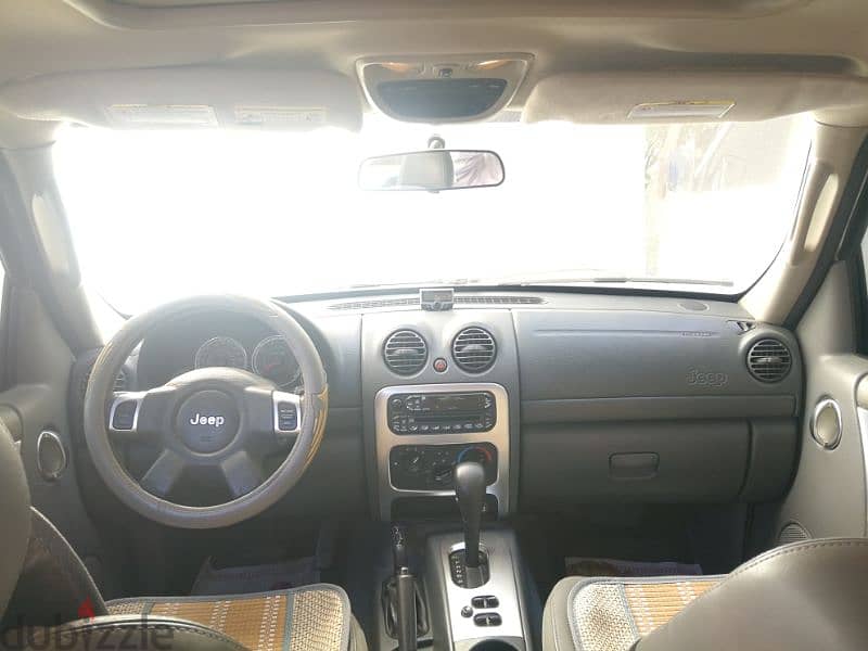 Jeep Cherokee 2005 4