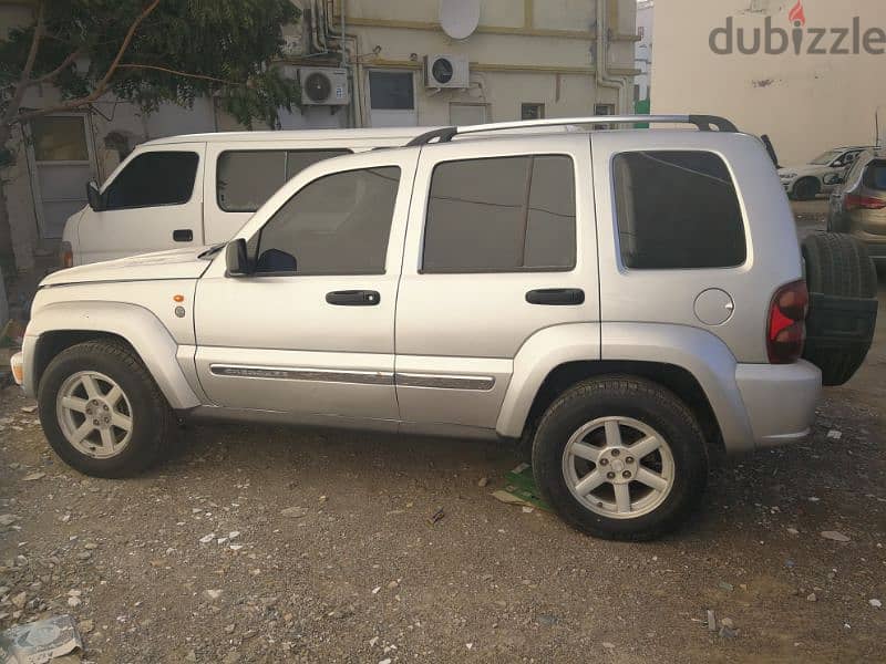 Jeep Cherokee 2005 13