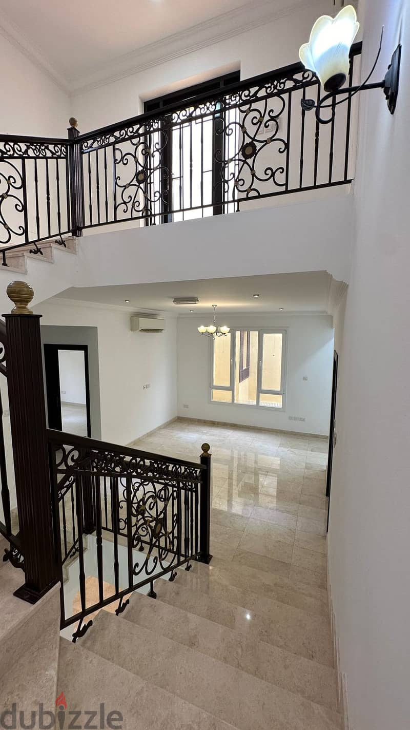 فيلا داخل مجمع في السيب قريب البحر Villa inside a compound in Seeb 10