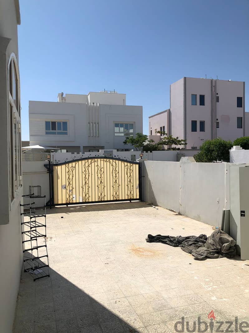 فيلا راقية في المعبيلة الجنوبية قريبة من شارع الخير villa in Maabela 3