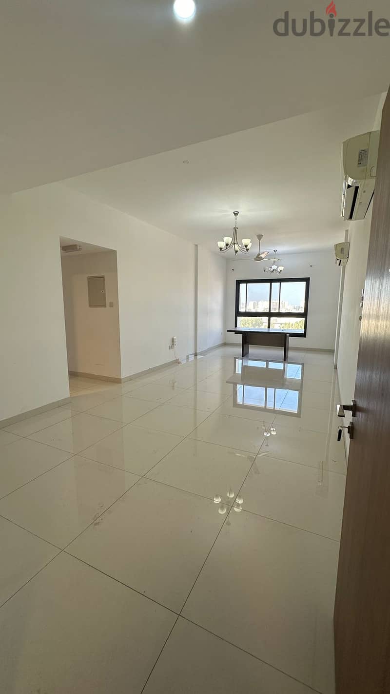 شقه للايجار في الخوض شارع مزون Apartment for rent in Al Khoud, Mazoon 5