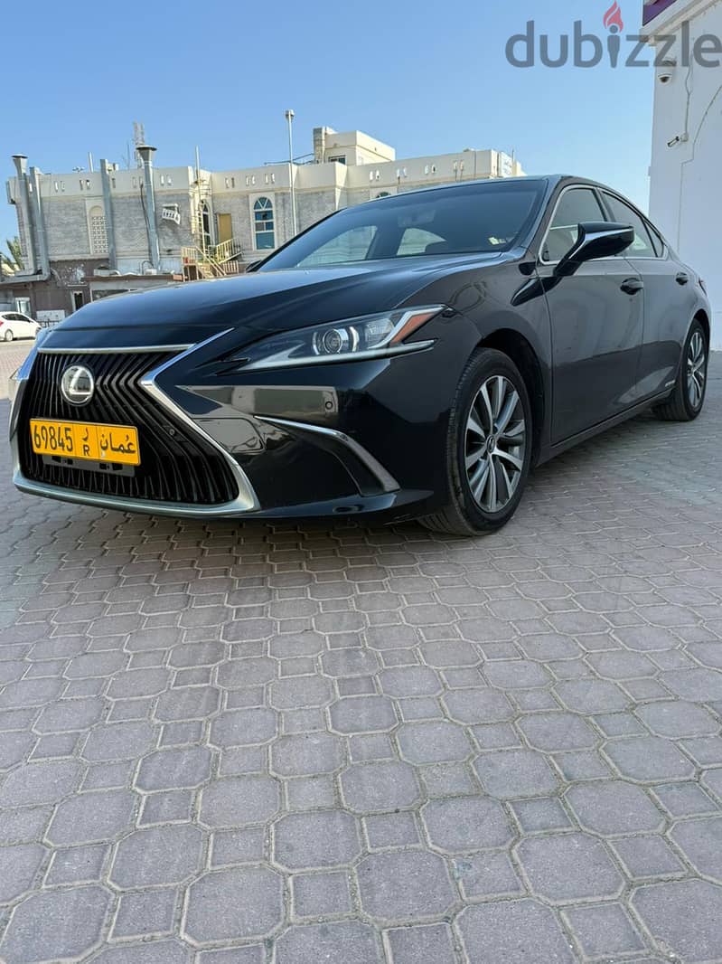 Lexus ES-Series 300 H 2021 1