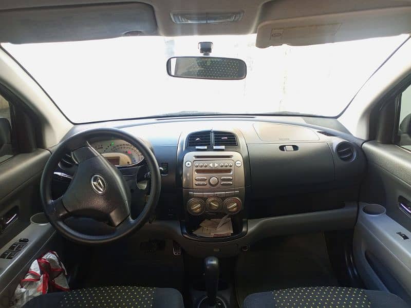 Daihatsu Sirion 2010 6