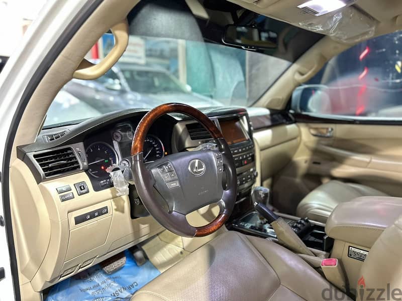 Lexus LX 570 2010 4