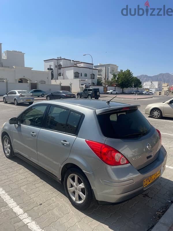 Nissan Versa 2011 4