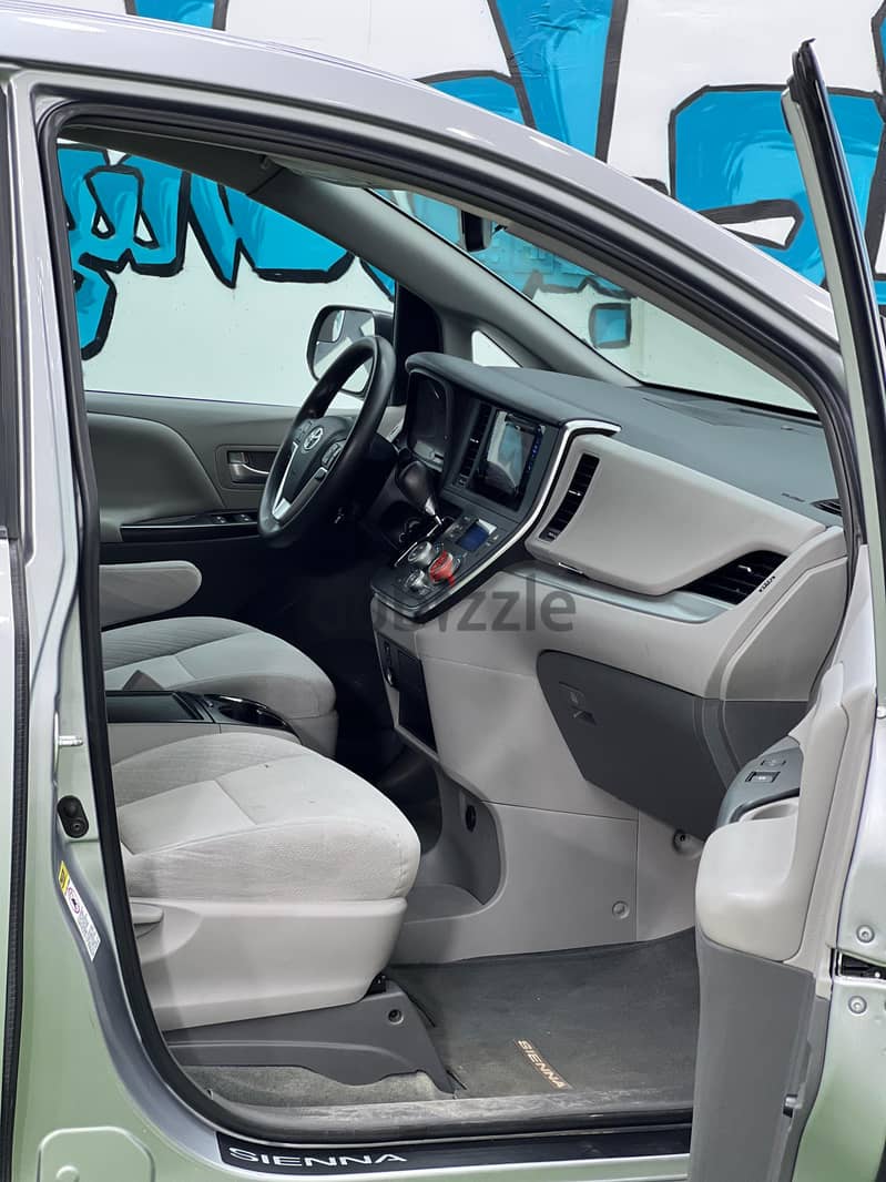 Toyota Sienna 2016 3