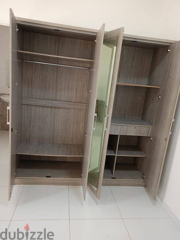 4 door Cupboard 3