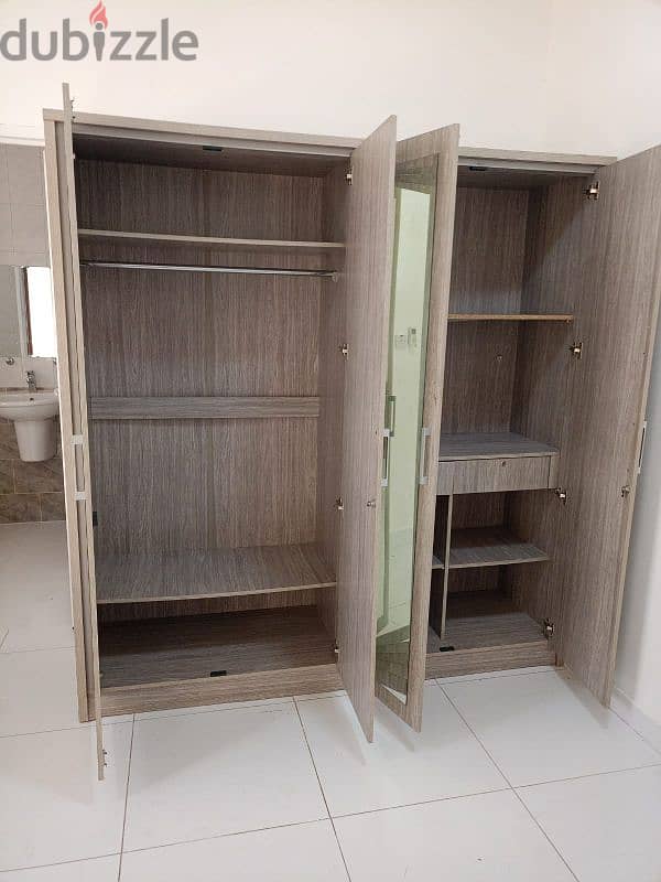 4 door Cupboard 7