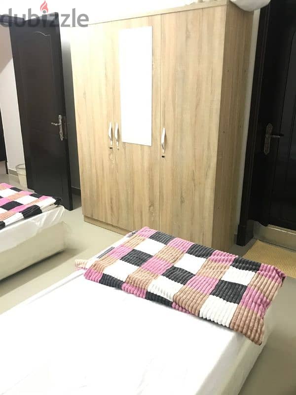 Furnished flat Alkhoudh for yearly rt شقة ف الخوض مؤثثة للإيجار السنوي 1