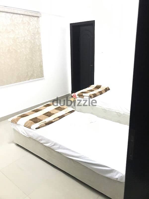 Furnished flat Alkhoudh for yearly rt شقة ف الخوض مؤثثة للإيجار السنوي 12