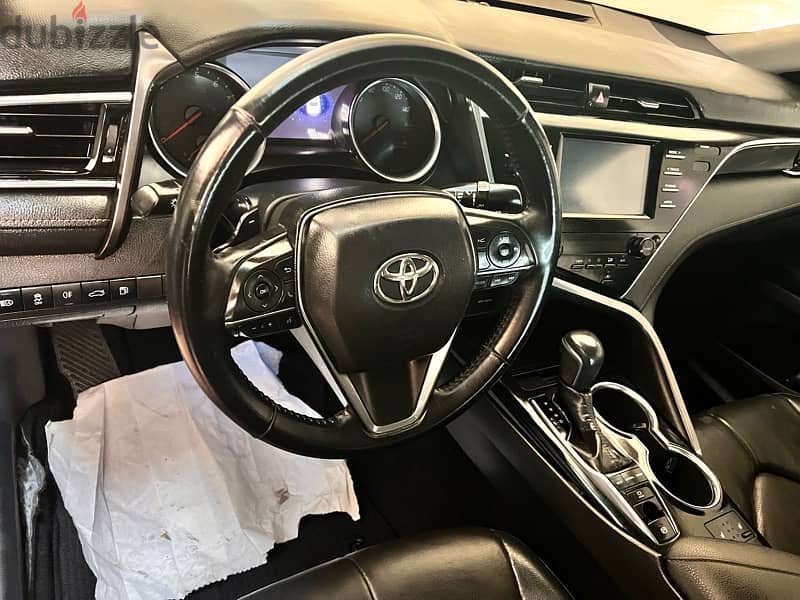 Toyota Camry 2018 XSE Panoramic sunroof 7