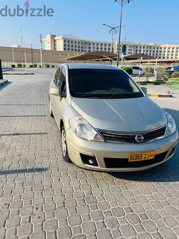 Nissan Tiida 2011 5