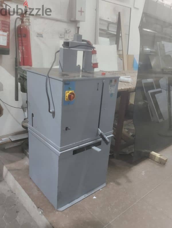 Aluminium cutting machine 2