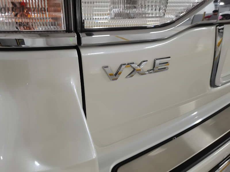 تويوتا لاند كروزر بهوان 2017  oman car VXE 5.7 7