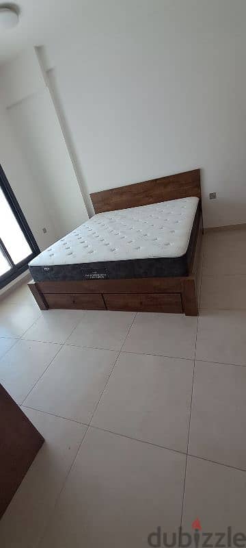 سريرBed with high quality mattress and dresser from Ban Furniture 0