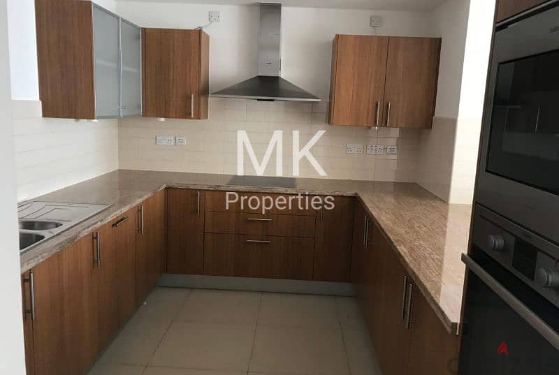 Apartment /Excellent sale /freehold شقة 2غرف نوم / تملک حر موج مسقط 3