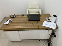 مكتب مع كرسي جديدNew office with leather chair 0