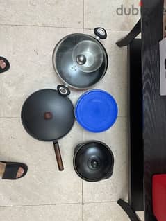 Good condition and the Chinese Pan is totally new 0