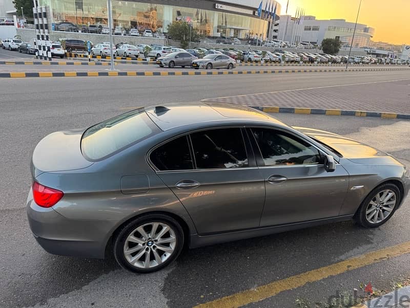 BMW 5-Series 2011 5