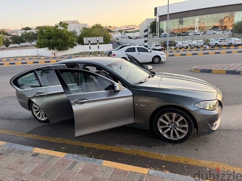 BMW 5-Series 2011 7